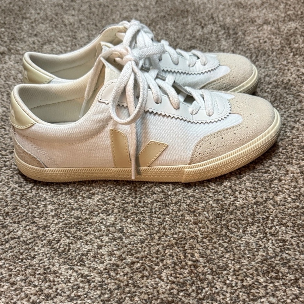 Veja Cream and White Casual Sneakers